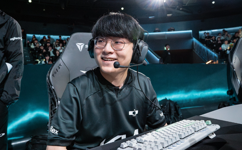 HLE碾压SHR，ShowMaker团战一打五顶尖较量小组赛，点燃全场激情的简单介绍