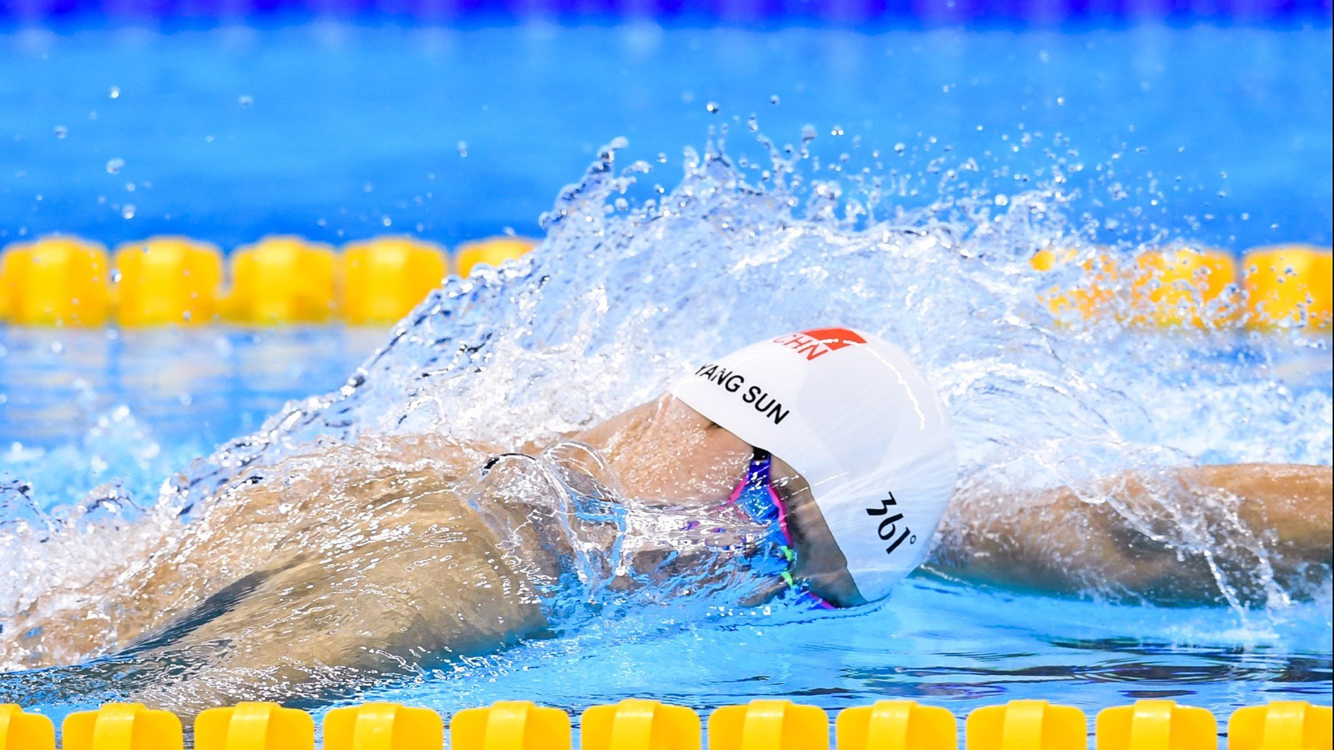 绿茵之外,当英超争冠战火遇上南美足球风暴