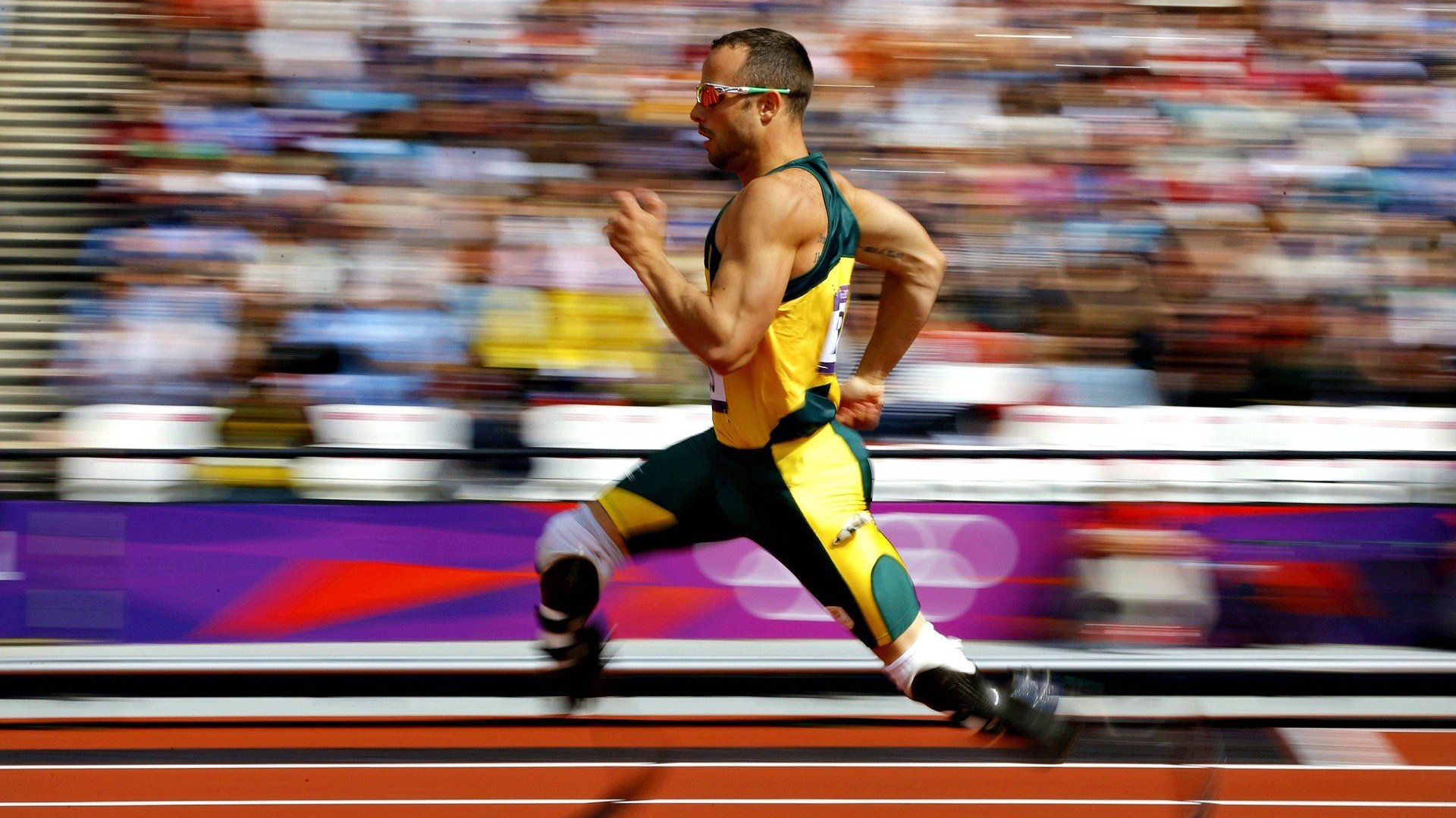 赛道与绿茵的交响，F1揭幕战与玻利维亚翻盘尼斯的双重狂想